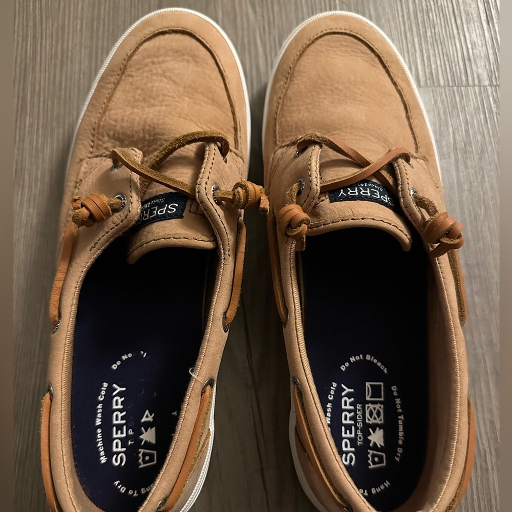 Sperry women’s Light Brown Boat Shoes
